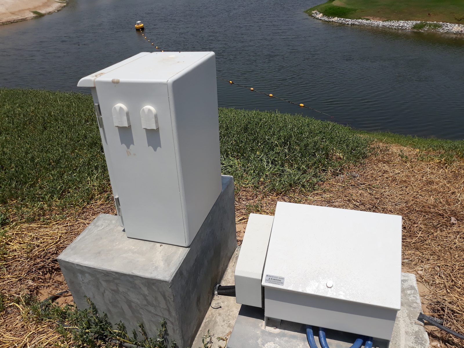Lakeside control cabinets and air-supply station for an autonomous lake aeration system in Dubai